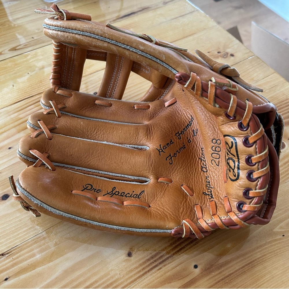 Vintage 1988 DR Baseball Glove-Right handed